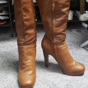 Heel boots